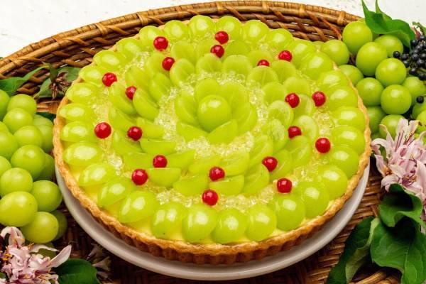 キル フェ ボンからシャインマスカットの限定タルト、レモンを効かせて爽やかに