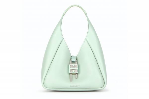 ジバンシィ新作“4Gパドロック”が輝くホーボーバッグ、しなやかなVカットのフォルム