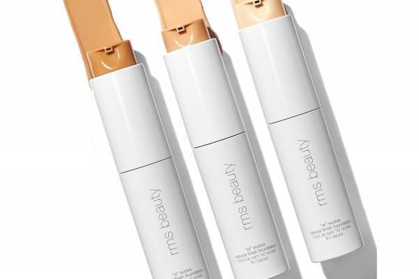 アールエムエス ビューティー22年冬コスメ、ブランド初リキッドファンデーション - 自然に潤う艶肌へ