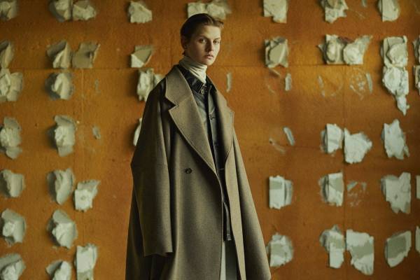 ユハ、ダブル仕立てのベルテッドコート＆ポンチョコートなど - 東京では期間限定ストアを開催