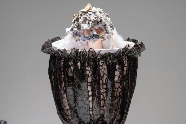 コム デ ギャルソン 2023年春夏コレクション - 今の世界を嘆き、そしてそれに寄り添いたい気持ちで作る服