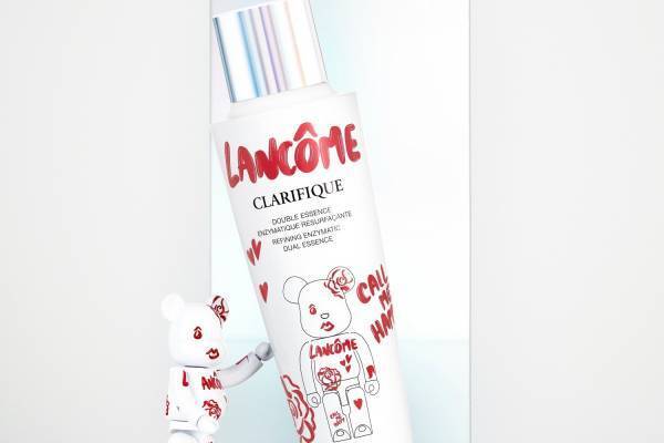 ランコム22年クリスマスコスメ、人気NO.1美容液が「ベアブリック」コラボの限定パッケージに