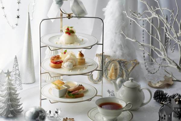 グランドニッコー東京 台場、銀世界を表現したホワイト×シルバーの限定アフタヌーンティー