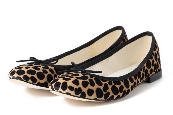 レペット“レオパード柄”の秋冬新作フラットシューズ、定番ラウンドトゥ&ポインテッドトゥの2型で
