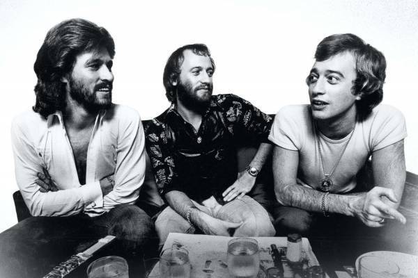 映画『ビー・ジーズ 栄光の軌跡』“3兄弟”バンドの軌跡＆名曲誕生の瞬間を辿るドキュメンタリー