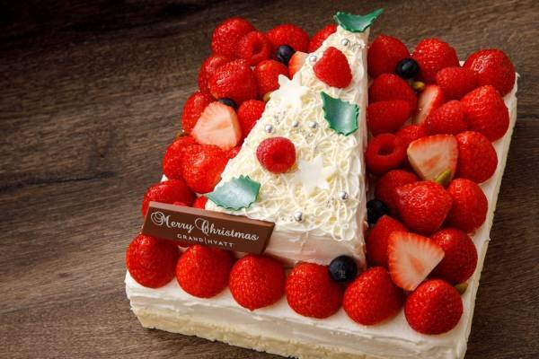 グランド ハイアット 福岡2022クリスマスケーキ、贅沢あまおうの2段重ねケーキなど
