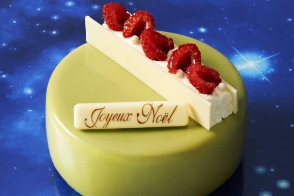 伊勢丹新宿店の22年クリスマスケーキ、“星座がテーマ”こいぬ座が浮かぶピスタチオケーキなど