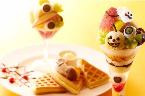 タカノフルーツパーラーのハロウィンパフェ、おばけや“棺桶”をトッピング