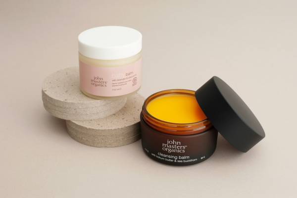 ジョンマスターオーガニック2022年冬コスメ、“とろける”クレンジングバーム&全身使えるマルチバーム