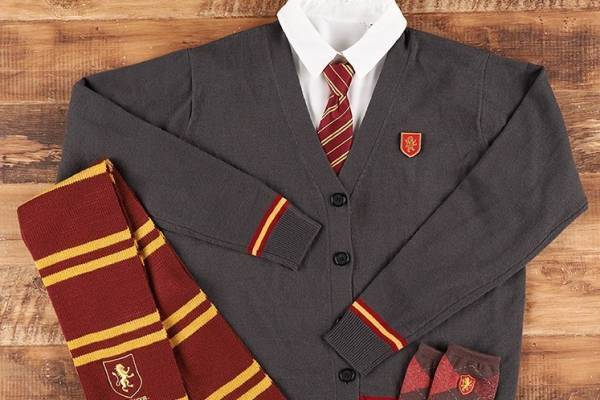 「ハリー・ポッター マホウドコロ」東京ソラマチに限定ストア出店、寮生シリーズから新作カーディガンも