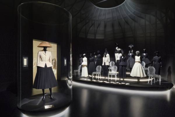「クリスチャン・ディオール、夢のクチュリエ」展が東京で - 歴代の作品が一堂に、日本との関係にも着目