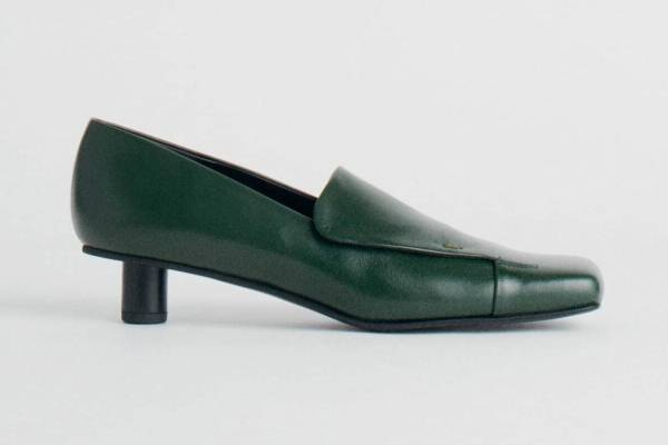 アキラナカ新作“ローファー＆パンプス”を融合したシューズ、レザーのレースアップブーツも