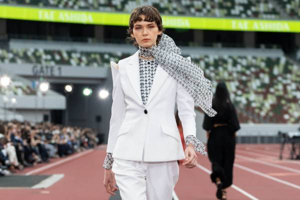 タエ アシダ 2023年春夏コレクション - 空気を含み、軽やかに躍動するエレガンス