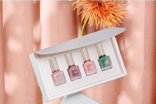 トーン2022年クリスマスコフレ、“きらきらアイシャドウ入り”メイクアップコフレ＆限定ネイルセット