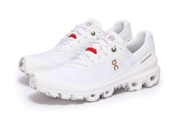 ロエベ×オンのコラボスニーカー第2弾 - ホワイト＆ブラックなど新色、グラデカラーも再登場