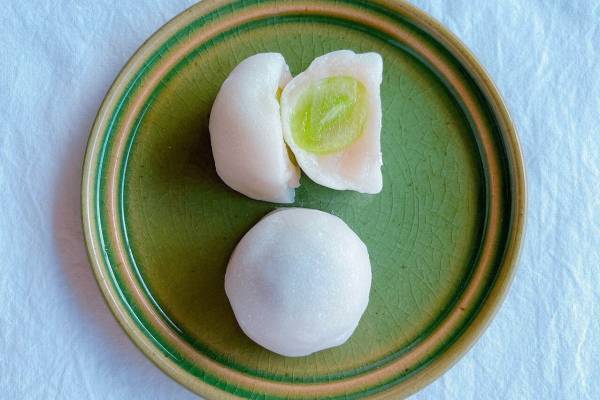 “つきたて餅”の餅菓子専門店が東京・駒沢に、豆大福&フルーツ大福など桔梗屋織居19代目が開業