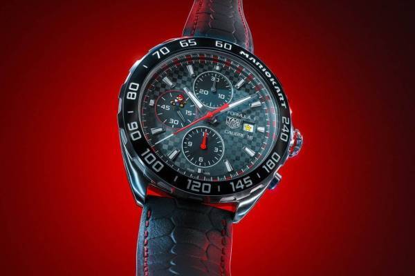 タグ・ホイヤー「マリオカート」のコラボウォッチ第2弾“マリオ＆トゲゾーこうら＆キラー”が動く腕時計