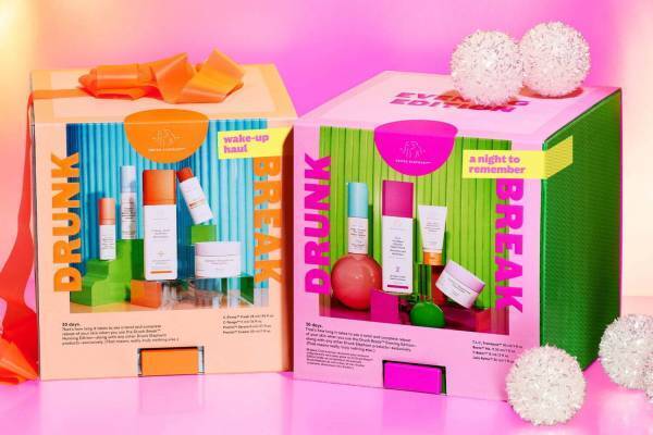 ドランク エレファント22年クリスマスコフレ、"豪華現品入り”シーン別スキンケアセット