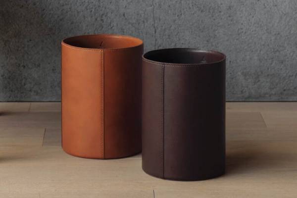 土屋鞄製造所「レザーインテリア」新作ダストボックス＆トレー、新色“チョコ色”の雑貨も