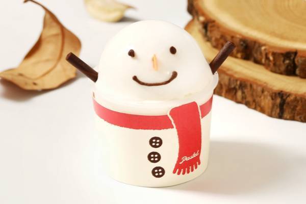 パステル冬限定スイーツ「スノーマンプリン」バニラムースをのせて“ふわとろ食感”に