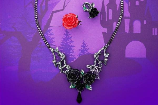 アナ スイ”バラモチーフ”の新作アクセサリー、絡み合う枝やトゲを配したネックレス&リング