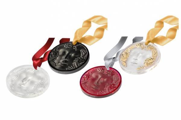 ラリック22年クリスマス、《マスク ド ファム》の新色クリスタルオーナメント＆うさぎのオブジェ