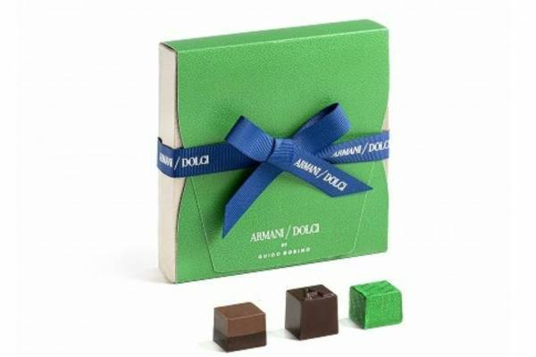 アルマーニ / ドルチ秋限定“緑×ブルー”パッケージ入りプラリネチョコ、ダークチョコのクレミノなど
