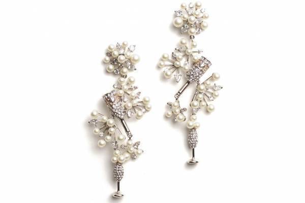 ケイト・スペード22年クリスマスアクセサリー、“シャンパンの泡”パールを飾ったピアスやブレスレット