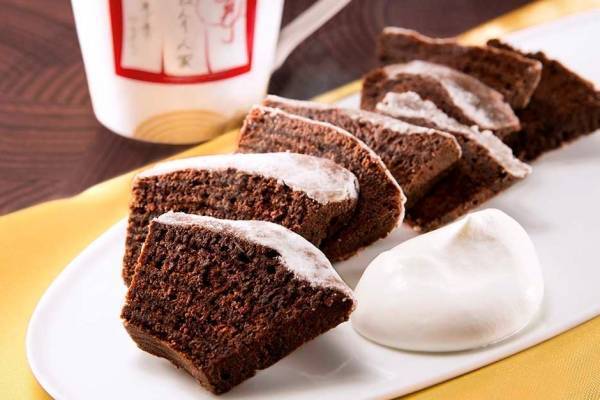 「ねんりん家」冬限定バームクーヘン、“ずっしり”重厚感のチョコレートフレーバー