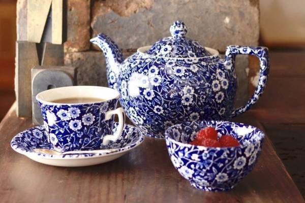 西武池袋本店「英国ティータイム」フェア、バーレイの花柄カップ&クリスマス限定紅茶缶