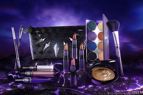 M·A·C×映画『ブラックパンサー／ワカンダ・フォーエバー』大胆8色入りアイパレ&限定色リップ