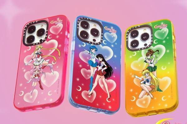 『美少女戦士セーラームーン』×ケースティファイ新作、“グラデーション”カラーのスマホケース