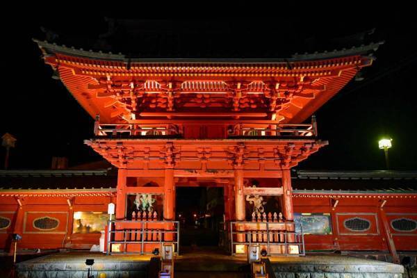 「ライトアップ奥日光」華厳ノ滝など名所をライトアップ、イルミネーション＆夜間遊覧船も