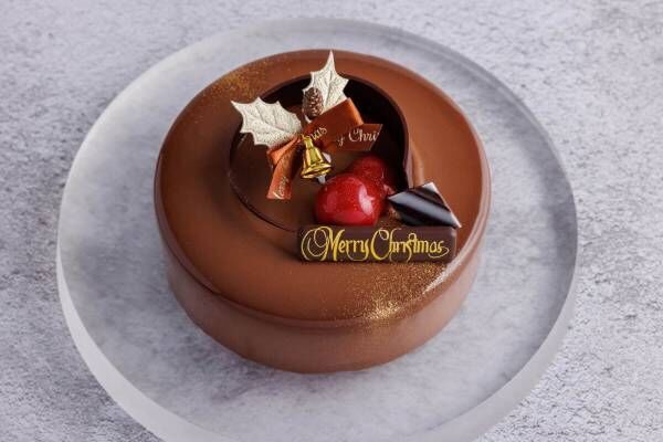 デカダンス ドュ ショコラ2022年クリスマスケーキ、柚子×ヘーゼルナッツのチョコレートケーキ