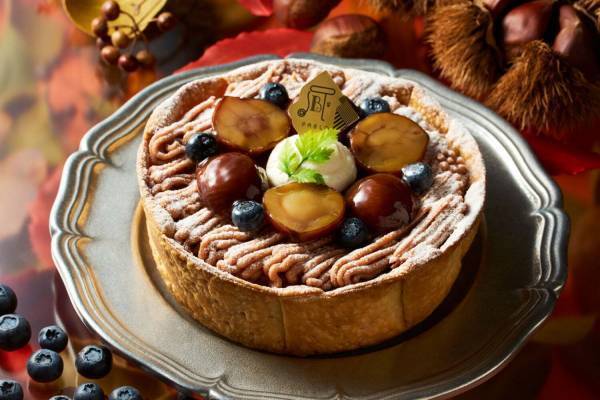 パブロ“栗×ブルーベリー”の限定チーズタルト、丸ごと渋皮マロンをトッピング