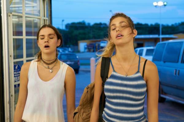 A24の映画『Never Goin’ Back / ネバー・ゴーイン・バック』青春ガールズムービー