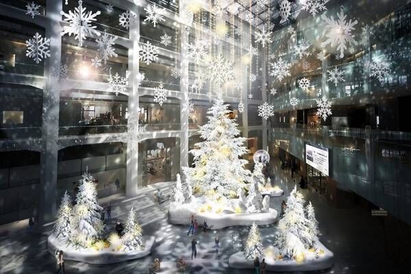 丸の内KITTEのクリスマス2022、雪の結晶が舞うツリー＆“中に入れる”巨大スノードーム