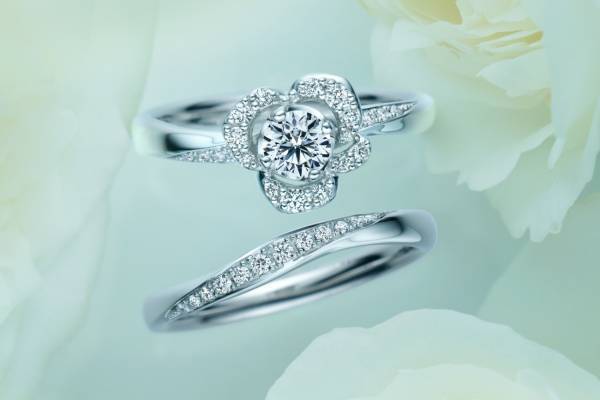 ヴァンドーム青山“バラの花”モチーフの23年エンゲージメントリング、ウェーブ状マリッジリングも