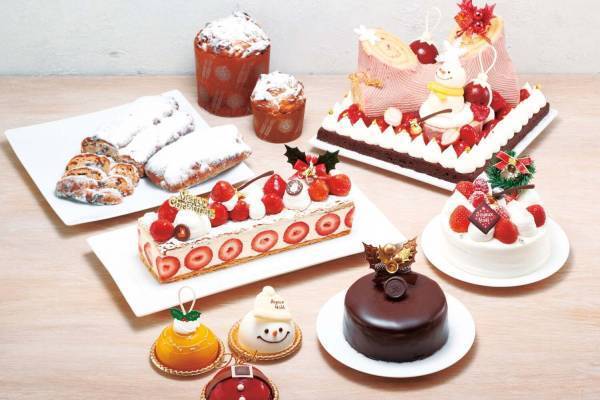 横浜ロイヤルパークホテルの2022年クリスマスケーキ、“雪だるま”を飾ったブッシュドノエルなど