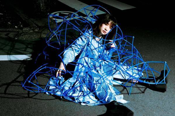 にしなの新曲「ホットミルク」ABEMA恋愛番組のドラマ主題歌に