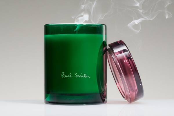 ポール・スミス初のホームフレグランス、“カラフル”なガラス瓶入りのキャンドル&ディフューザー