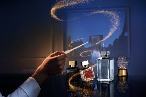 メゾン フランシス クルジャン22年クリスマスコフレ、人気フレグランス8種のミニスプレーセットなど