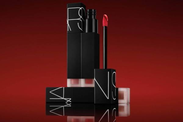 NARSの22年冬コスメ“まるで空気”軽やかジェル状リップティント、ふっくらマット唇に