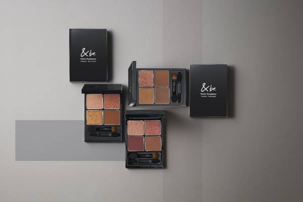 河北裕介プロデュースの「アンドビー」22年冬コスメ、パレットアイシャドウに新色“ロゼブラウン”