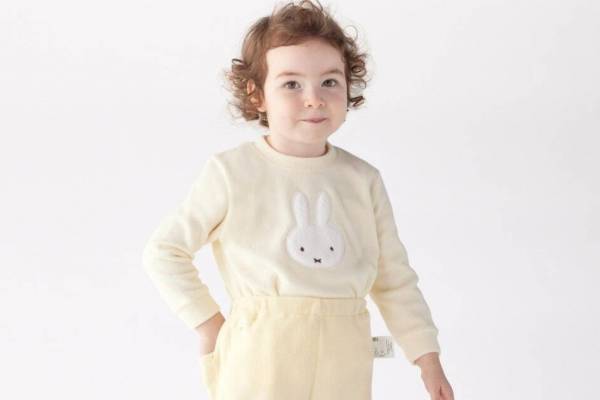 ユニクロ「ミッフィー」のベビーパジャマ、“ふわもこ”フリース素材×アップリケ付き