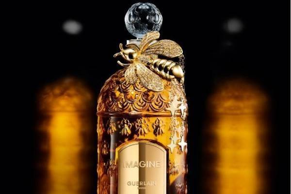 ゲラン22年クリスマス限定フレグランス、"ミツバチ”のジュエリー煌めく「ビーボトル」で