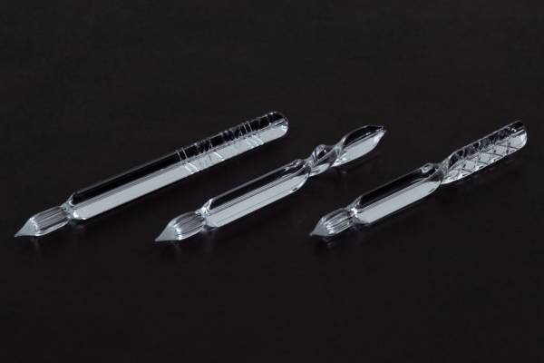 土屋鞄製造所のガラス専門店「つちや」切子や螺旋モチーフのオリジナルガラスペン