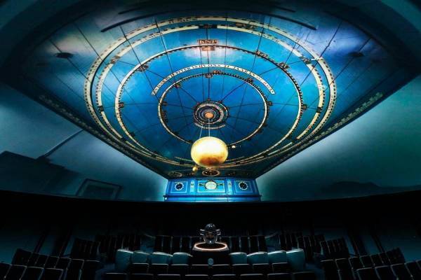 コニカミノルタプラネタリウムで「時を刻むこの星空」再上映、ドリカムの音楽×中村倫也ナレーション