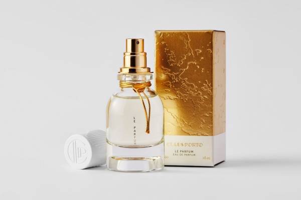 クラウス ポルト新作香水「ル パルファム」シトラスウッディの香り、“古いインク瓶”のようなボトルで