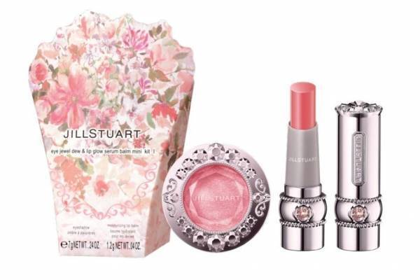 ジルスチュアート ビューティ22年クリスマスコフレ、“花束BOX”に煌めきアイカラー&リップをイン
